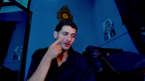 alejo_323__ online show from April 21, 3:24 am