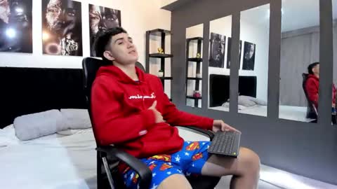 Snapshot of alejo_gray1 chatting on January 19, 1:04 pm alejo_gray1 online show from January 19, 1:04 pm