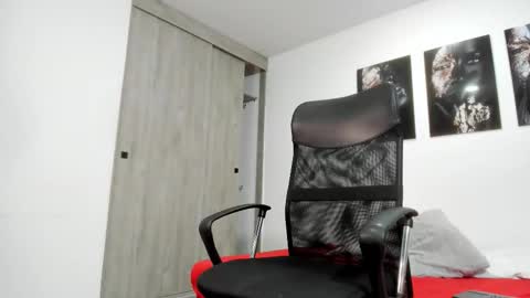 Snapshot of alejo_gray1 chatting on March 1, 10:23 pm alejo_gray1 online show from March 1, 10:23 pm