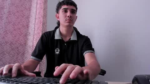 Snapshot of alejo_gray1 chatting on April 6, 3:46 pm alejo_gray1 online show from April 6, 3:46 pm