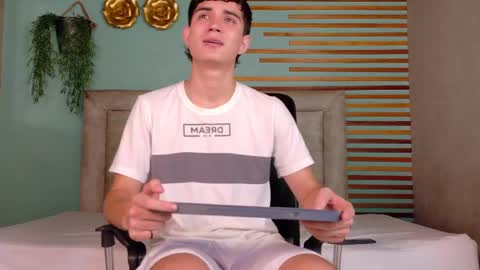 alejo_gray1 online show from June 6, 7:29 pm