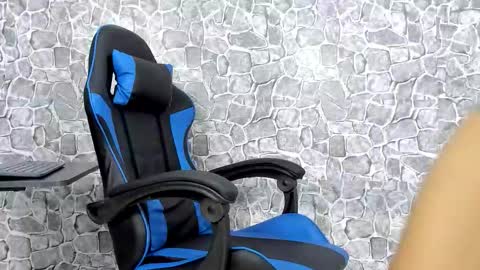 alejo peverell online show from December 13, 7:53 pm