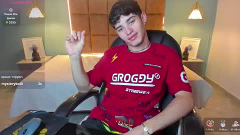 ALejoo Saenz online show from October 28, 7:05 pm