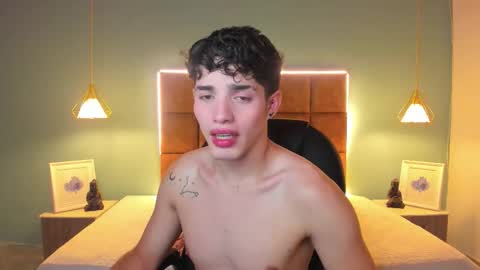 ALejoo Saenz online show from December 17, 11:55 pm