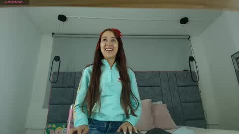 Snapshot of aleka_williams_ chatting on October 12, 10:53 pm aleka_williams_ online show from October 12, 10:53 pm