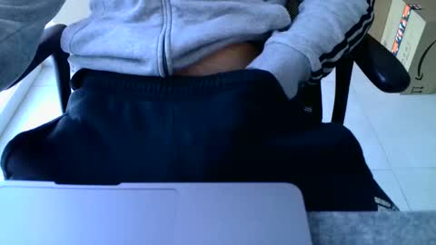 Snapshot of aleks8686 chatting on December 15, 2:43 pm Aleks online show from December 15, 2:43 pm