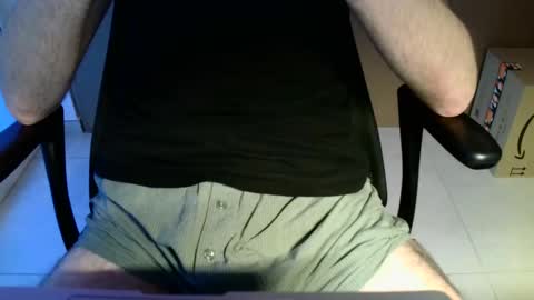 Snapshot of aleks8686 chatting on December 19, 3:19 pm Aleks online show from December 19, 3:19 pm