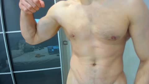 aleks_brown online show from March 5, 10:44 am