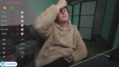 Snapshot of aleks_fisher chatting on October 15, 5:13 pm Alex and Linar online show from October 15, 5:13 pm