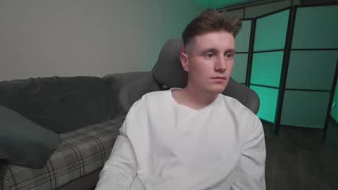 Snapshot of aleks_fisher chatting on October 21, 11:05 pm Alex and Linar online show from October 21, 11:05 pm