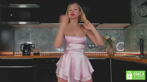 Snapshot of aleksa_cutie chatting on April 4, 11:40 am Next stream - 2 dec - online show from April 4, 11:40 am