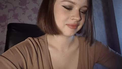 Snapshot of aleksamoon9 chatting on June 4, 12:22 pm aleksamoon9 online show from June 4, 12:22 pm