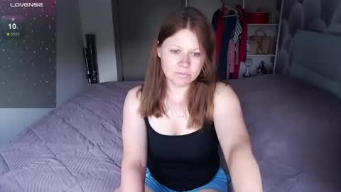 Snapshot of aleksasamui chatting on July 20, 6:17 am Aleksa online show from July 20, 6:17 am