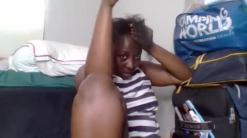 Noreen Kennth and Emilly online show from November 11, 9:31 am