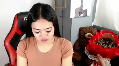 Snapshot of alesha_vibe_me chatting on July 13, 12:19 pm alesha_vibe_me online show from July 13, 12:19 pm