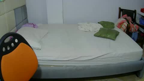 Alesia jones01 online show from June 4, 4:07 am