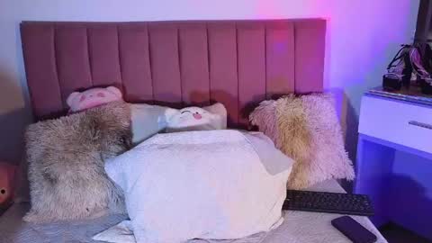 aleska_romanova online show from April 23, 4:46 am