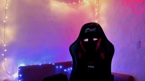 Snapshot of alessafrost_ chatting on December 20, 12:19 am Onlyfans Babykarma6 online show from December 20, 12:19 am