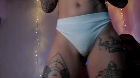 Snapshot of alessafrost_ chatting on December 24, 3:49 am Onlyfans Babykarma6 online show from December 24, 3:49 am