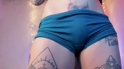 Snapshot of alessafrost_ chatting on December 27, 1:11 am Onlyfans Babykarma6 online show from December 27, 1:11 am