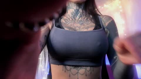 Snapshot of alessafrost_ chatting on December 29, 6:14 am Onlyfans Babykarma6 online show from December 29, 6:14 am