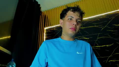 Snapshot of alessandro__777 chatting on July 2, 5:35 am Alessandro online show from July 2, 5:35 am
