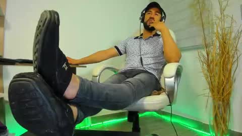 ALESSANDRO  WYE online show from December 5, 7:49 am