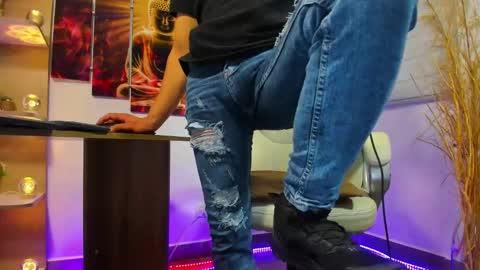 ALESSANDRO  WYE online show from December 13, 10:08 am