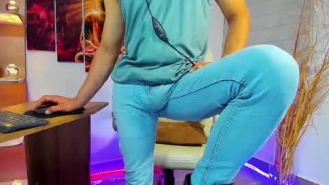 ALESSANDRO  WYE online show from January 8, 8:27 am