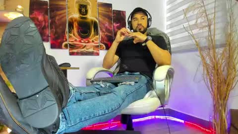 ALESSANDRO  WYE online show from February 4, 2:10 pm