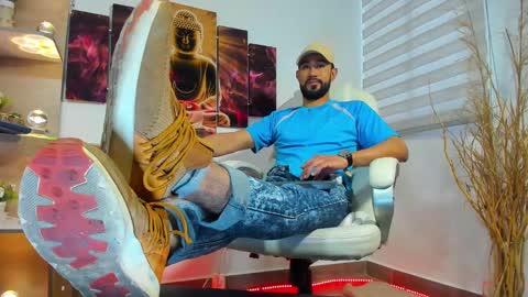 ALESSANDRO  WYE online show from February 21, 11:55 am