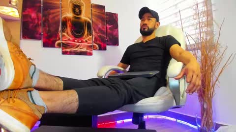 ALESSANDRO  WYE online show from February 25, 6:09 pm