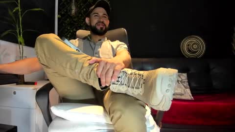 ALESSANDRO  WYE online show from September 28, 8:31 am