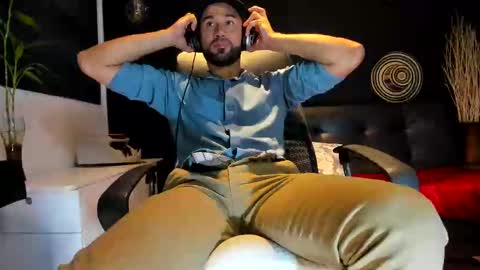 ALESSANDRO  WYE online show from October 11, 6:45 am