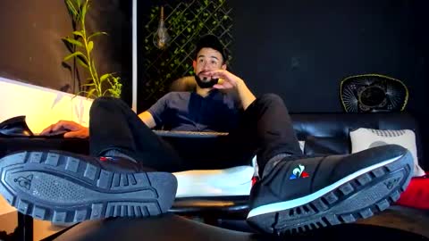 ALESSANDRO  WYE online show from February 17, 2:41 am