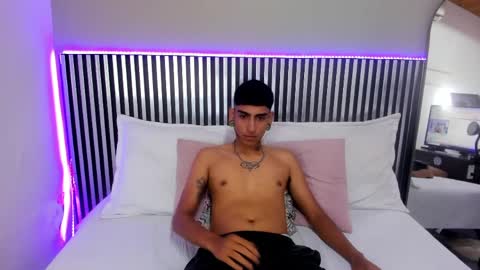 Snapshot of alessandro_blake chatting on May 3, 1:50 pm Alessandro online show from May 3, 1:50 pm