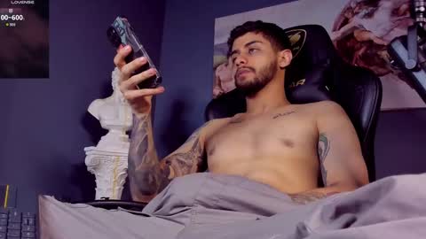 Snapshot of alessandro_duty chatting on February 22, 1:00 am Alessandro INDEPENDENT MODEL online show from February 22, 1:00 am