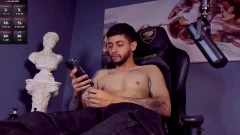 Snapshot of alessandro_duty chatting on February 25, 12:25 am Alessandro INDEPENDENT MODEL online show from February 25, 12:25 am