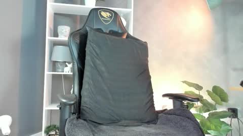 Snapshot of alessandro_duty chatting on September 27, 3:44 am Alessandro INDEPENDENT MODEL online show from September 27, 3:44 am