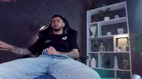 Snapshot of alessandro_duty chatting on October 18, 4:08 pm Alessandro INDEPENDENT MODEL online show from October 18, 4:08 pm