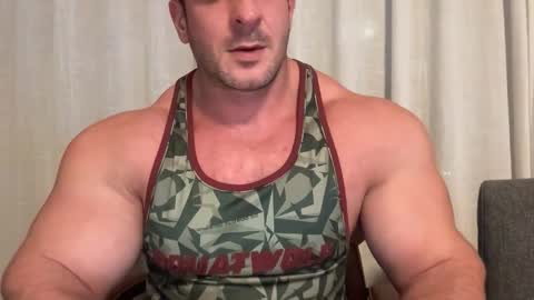 Alessandrobuilder online show from September 28, 8:25 pm