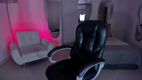 ALESSA ROMERO  online show from November 14, 8:18 pm