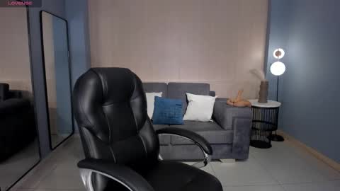 ALESSA ROMERO  online show from February 3, 7:52 pm