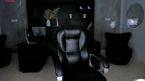 ALESSA ROMERO  online show from June 8, 7:58 pm
