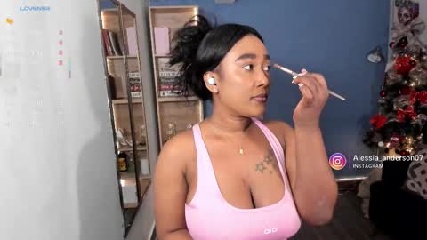 Snapshot of alessia_anderson07 chatting on December 3, 1:13 am Yy online show from December 3, 1:13 am