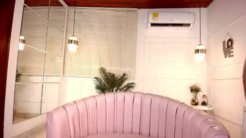 Alejandra  online show from January 6, 12:31 pm