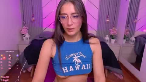 Snapshot of alessia_moore chatting on July 15, 1:27 pm Alessia online show from July 15, 1:27 pm