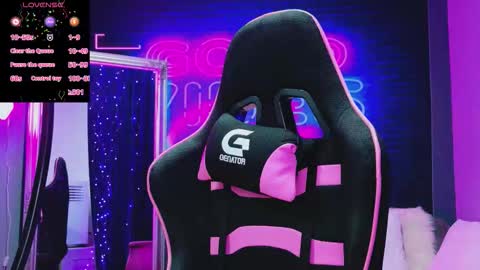 alessiacroft online show from March 23, 5:11 am