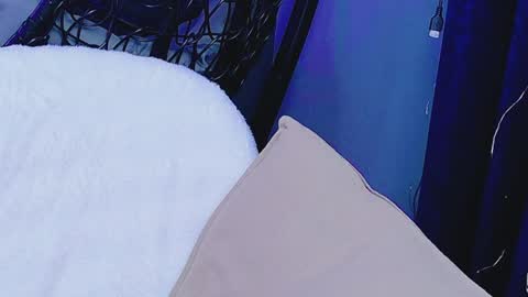 alessiacroft online show from April 23, 4:57 am