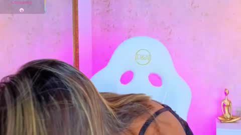 Snapshot of alessialondon chatting on November 13, 2:54 am Alessia online show from November 13, 2:54 am